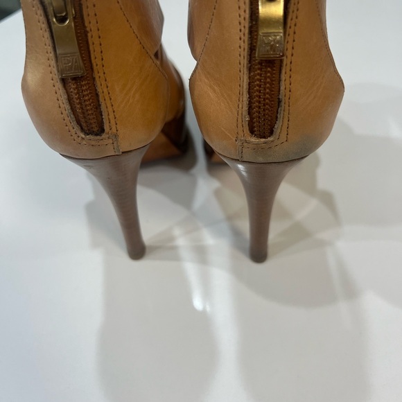 Pour La Victoire high heel shoes. Camel color - Picture 4 of 6